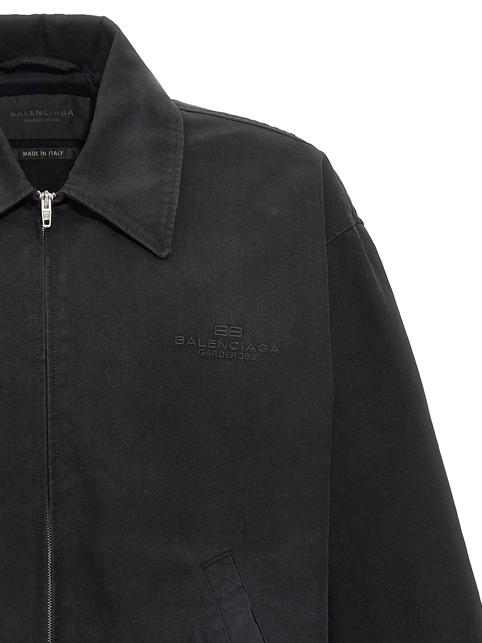 Overcoat by Balenciaga for men in cupro & cotton black features a cosy chic silhouette, artfully detailed with a sophisticated and premium pockets for a cosy chic finish.