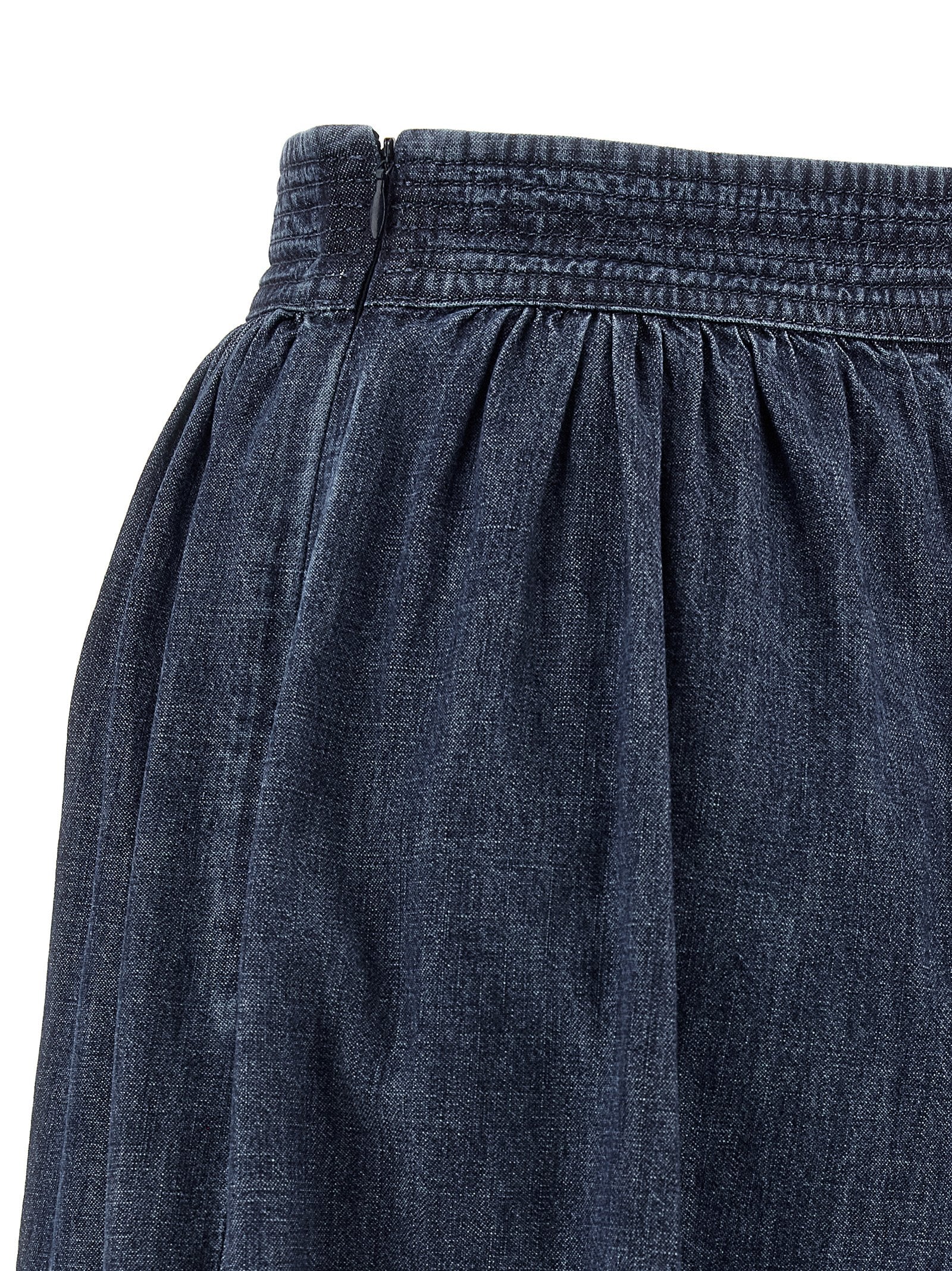 Pants by Valentino Garavani for women in denim cotton blue features an understated silhouette, showcasing a sophisticated and long with a refined high rise for an understated, polished aesthetic.