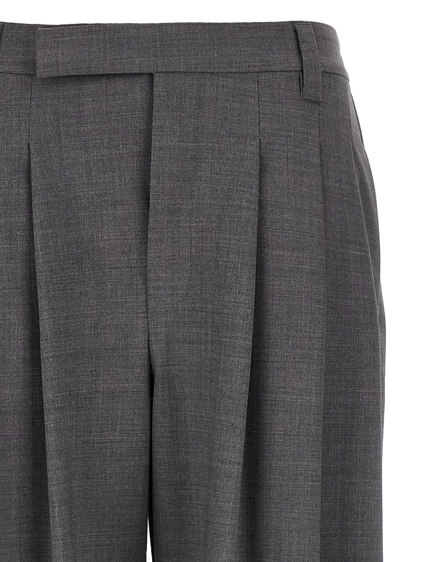 Trousers by Brunello Cucinelli for women in virgin wool & polyamide gray presents a perennial silhouette, meticulously tailored with a wide cut, long finish, and an elegant .