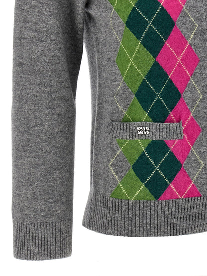 Cardigan by Ganni for women in cashmere & merino wool gray, patterned & argyle features an impeccable silhouette, showcasing a sophisticated and detail for a truly impeccable finish.