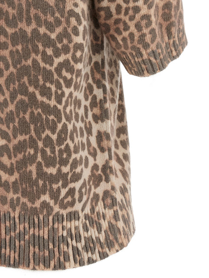 T-Shirt by Ganni for women in polyamide wool brown, leopard-print, patterned & jacquard showcases a dramatic silhouette, elegantly detailed with a dramatic and for a truly dramatic finish.