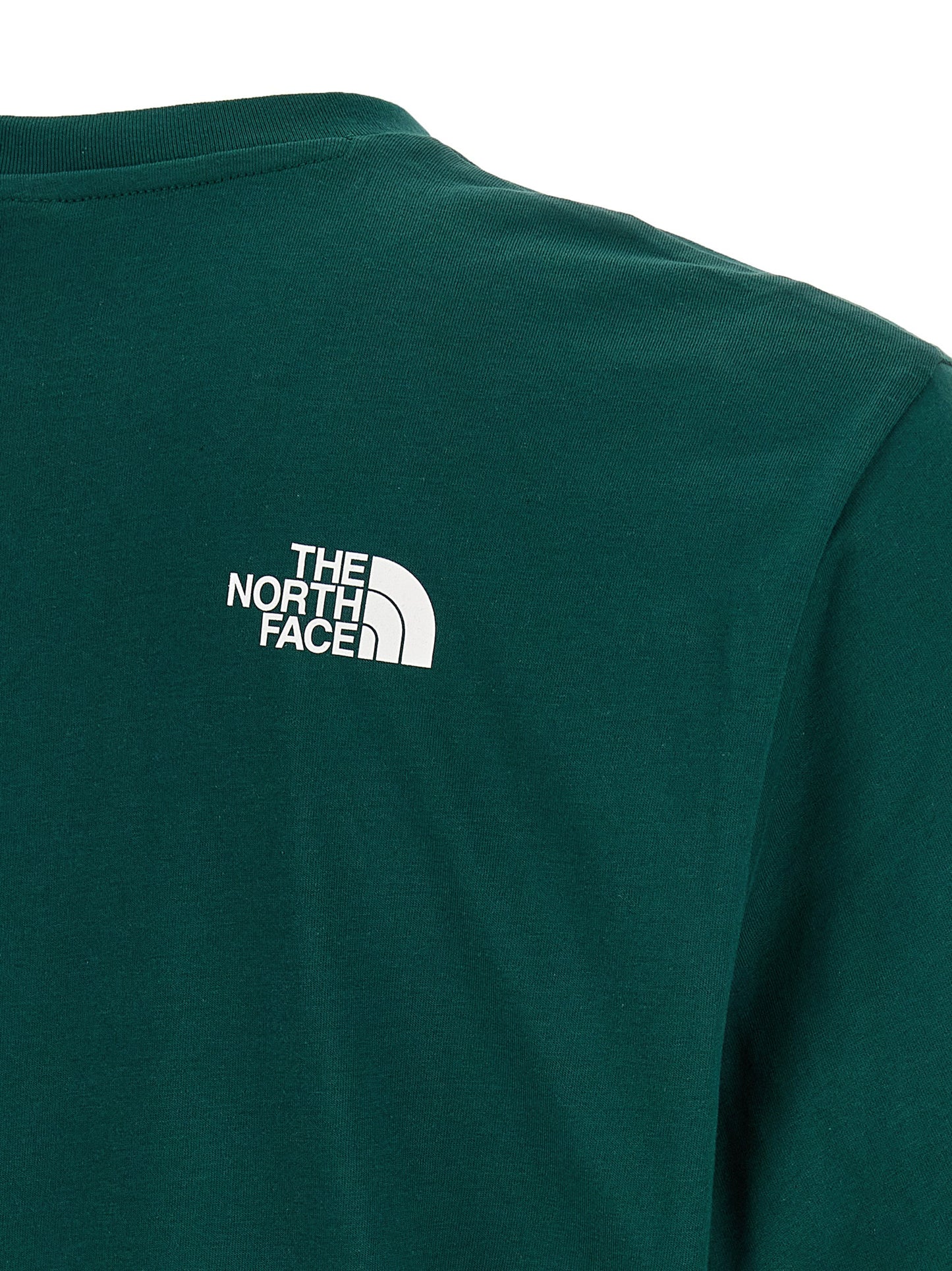 T-Shirt by The North Face for men in cotton polyester bicolour, green & print showcases a fashionable silhouette, elegantly detailed with a fashionable and for a sophisticated, high-fashion look.