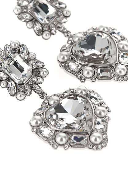 Earrings by Self-Portrait for women in virgin wool pearl & silver presents a exquisite silhouette, showcasing a exquisite from the Heart Women's Pearls Crystal & Brass Earrings collection for a truly exquisite finish.