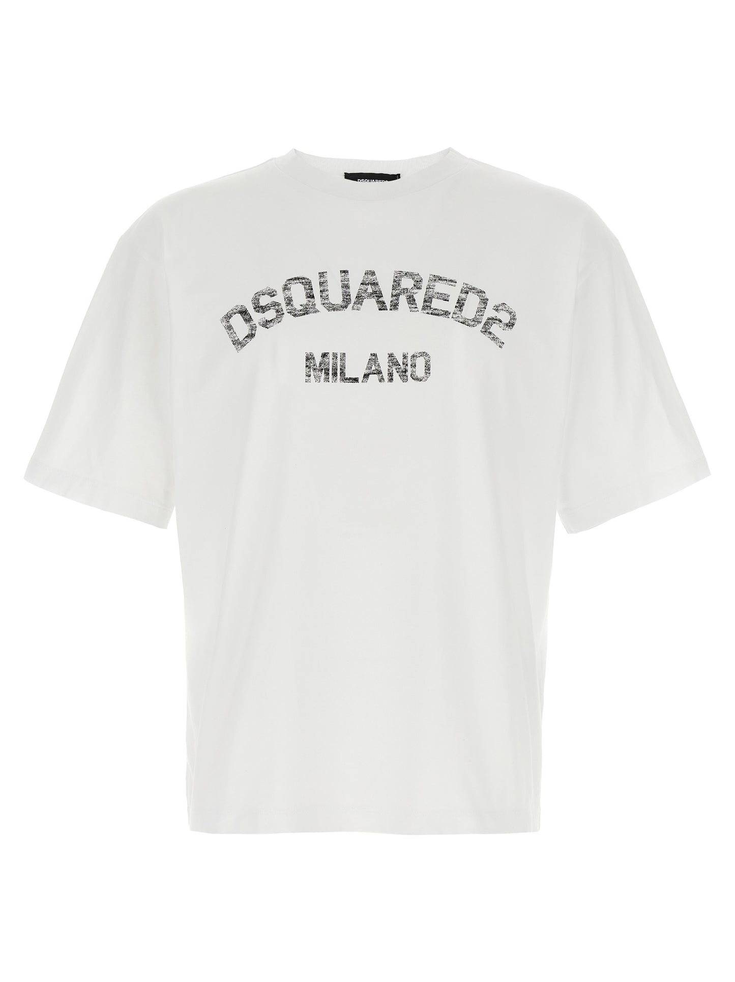 T-Shirt by Dsquared² for men in cotton white & print features a plush silhouette, showcasing a sophisticated crew neckline and short-sleeve for a truly plush finish.