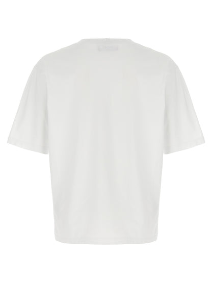T-Shirt by Dsquared² for men in cotton white & print showcases a chic silhouette, artfully detailed with a chic crew neckline and for a chic finish.