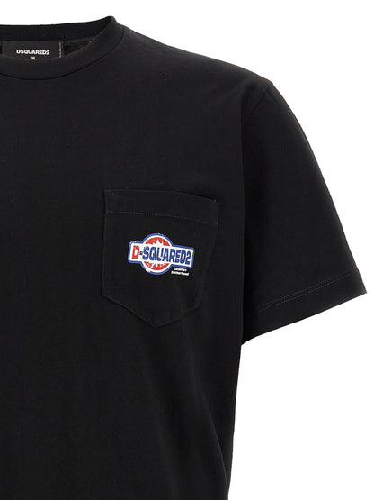 T-Shirt by Dsquared² for men in cotton black & print showcases a dramatic silhouette, elegantly detailed with a dramatic and for a truly dramatic finish.