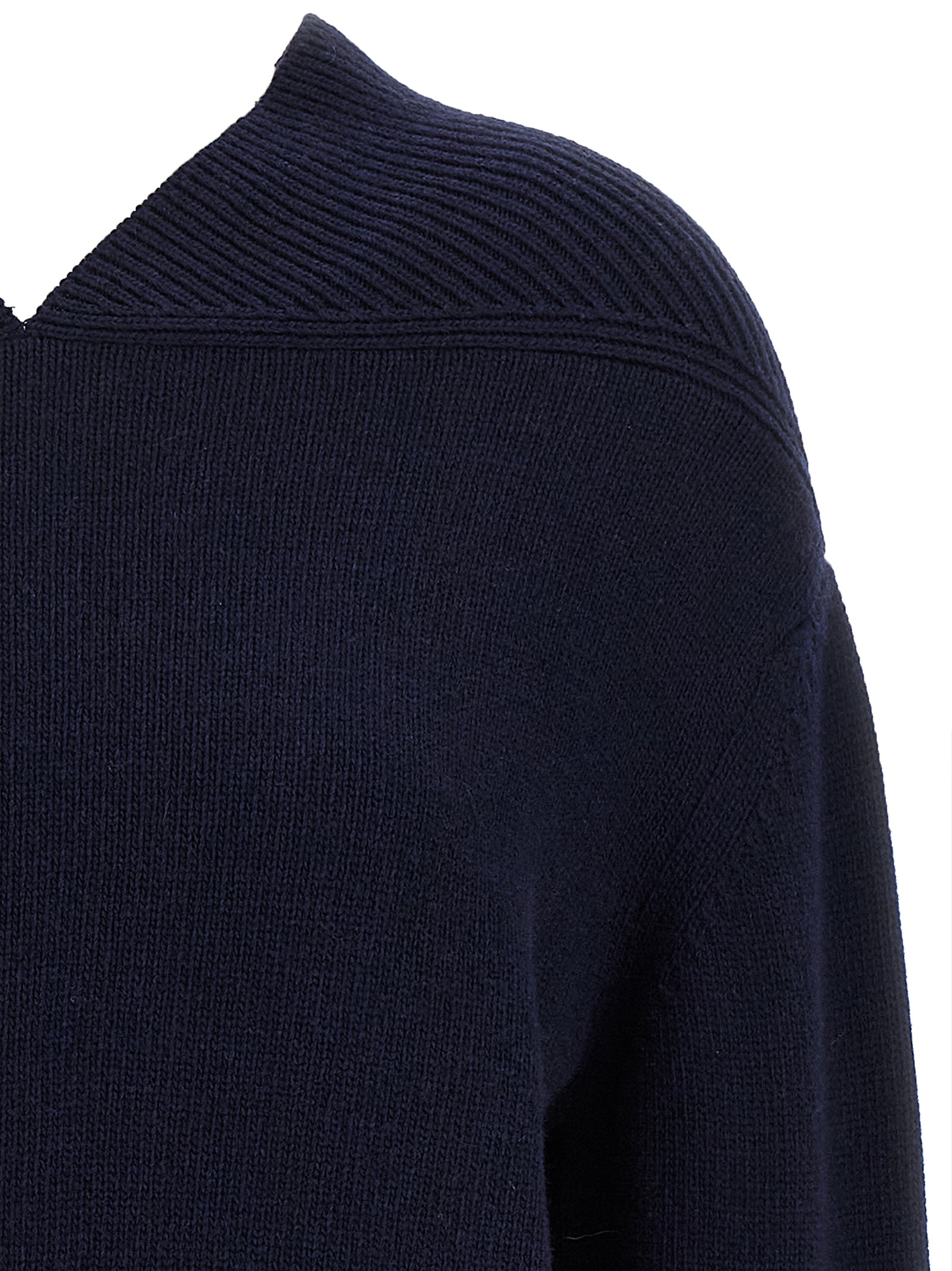 Cardigan by Victoria Beckham for women in cashmere blue showcases a luxurious silhouette, meticulously detailed with a sophisticated v-neck neckline and for a refined finish.