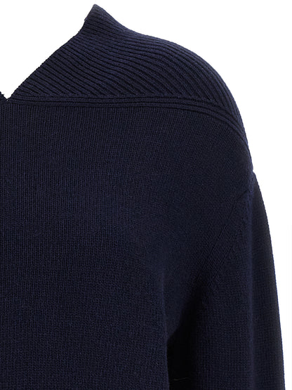 Cardigan by Victoria Beckham for women in cashmere blue showcases a luxurious silhouette, meticulously detailed with a sophisticated v-neck neckline and for a refined finish.