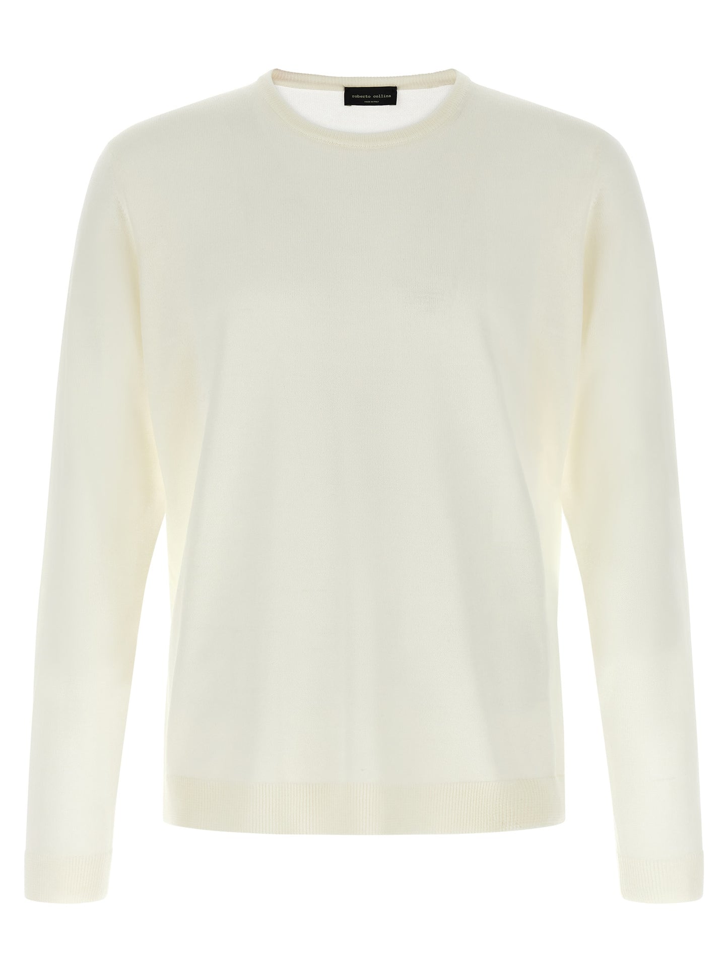 Cardigan by Roberto Collina for men in merino wool beige showcases a luxurious silhouette, meticulously detailed with a sophisticated wrap crew neckline and for a refined finish.