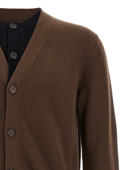 Cardigan by J.W.Anderson for men in cashmere brown features an impeccable silhouette, showcasing a sophisticated round v-neck neckline and detail for a truly impeccable finish.