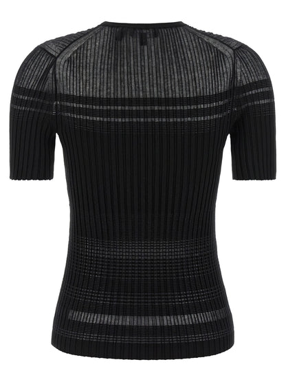 T-Shirt by Theory for women in cotton nylon black showcases a dramatic silhouette, elegantly detailed with a dramatic crew neckline and for a truly dramatic finish.