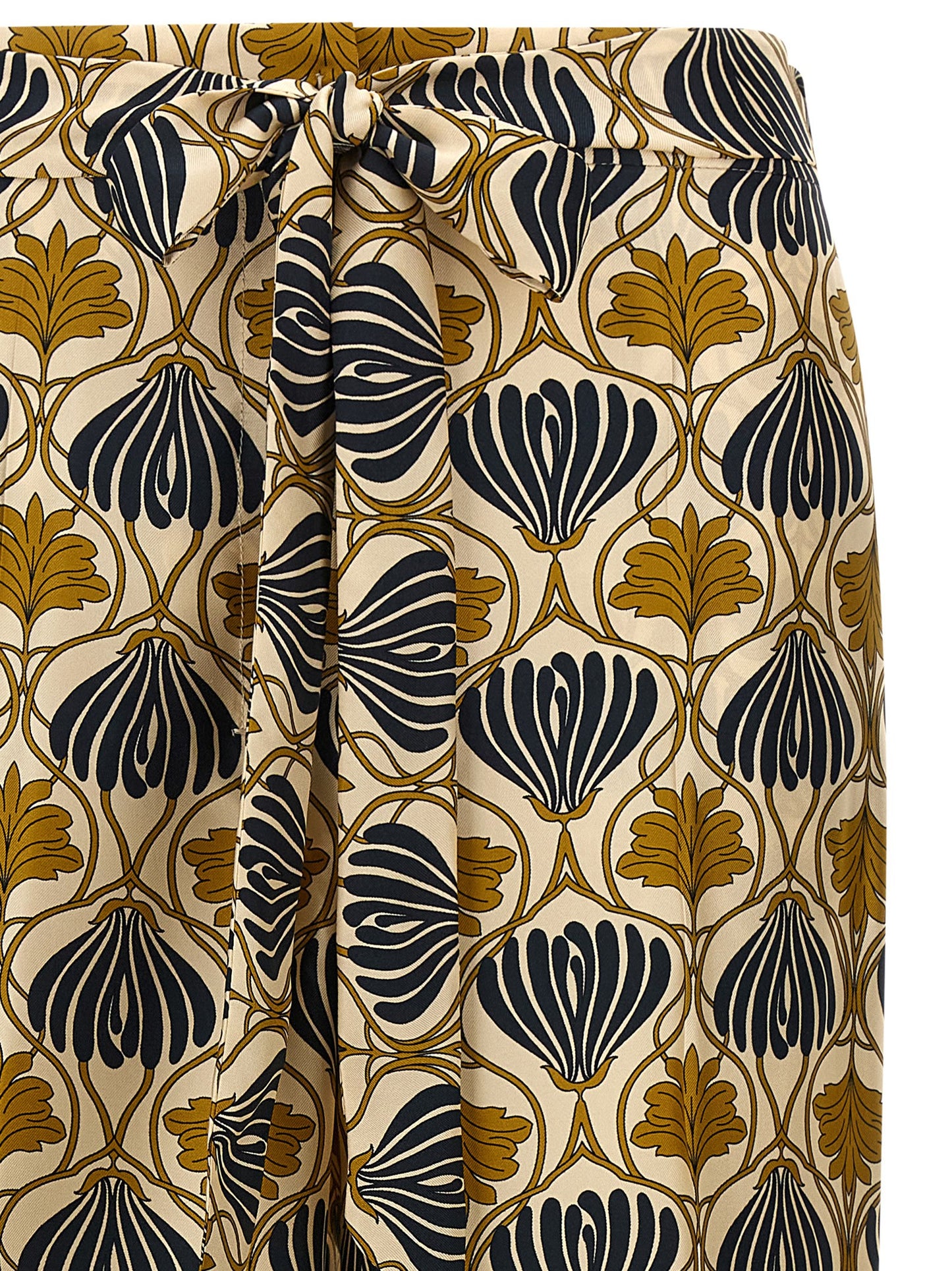 Trousers by Max Mara for women in silk bicolour, yellow & print features a artisanal silhouette, showcasing a sophisticated straight-leg & cropped with a cropped and for a artisanal finish.