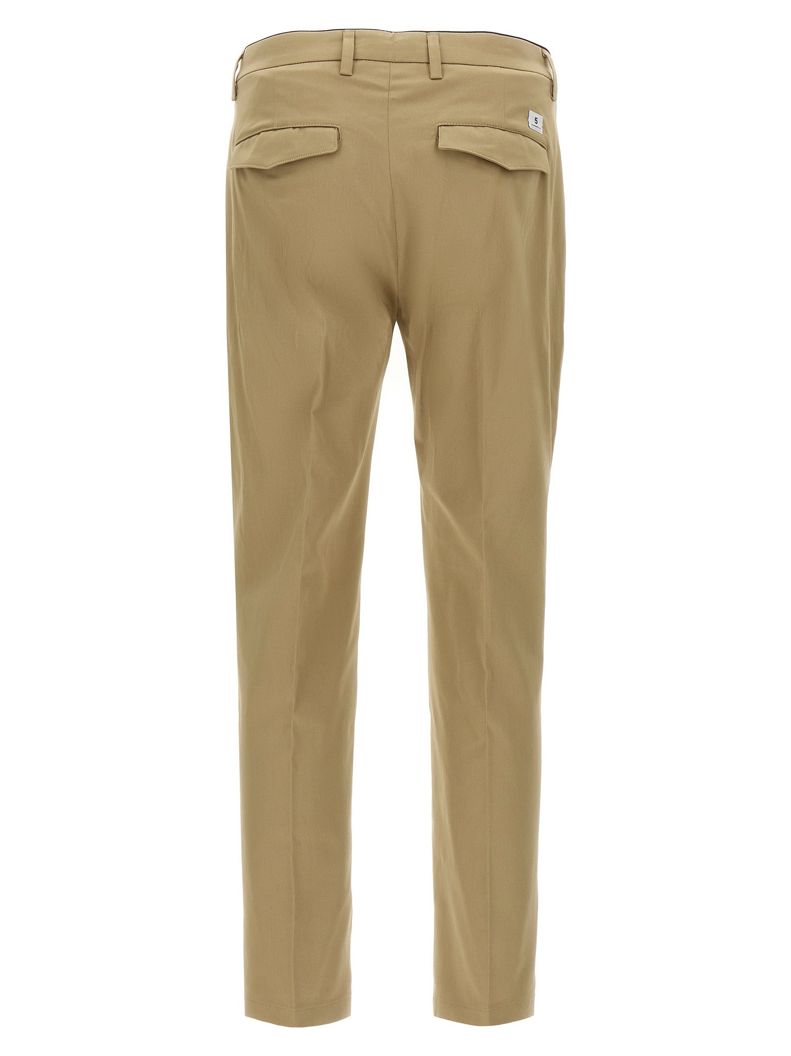 Trousers by Department 5 for men in stretch cotton beige presents a perennial silhouette, meticulously tailored with a cropped cut, cropped finish, and an elegant .