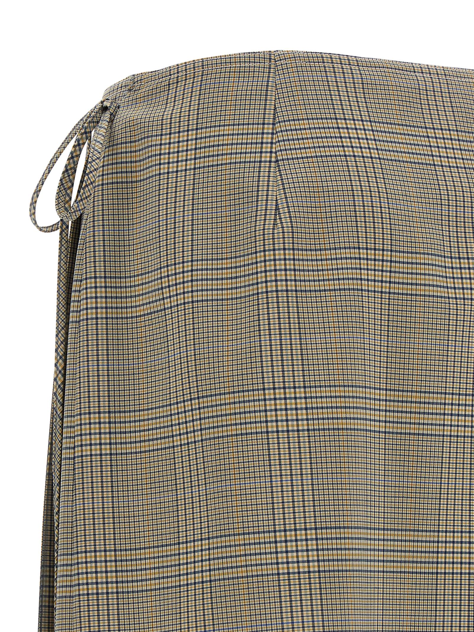 Skirt by Marni for women in polyester & virgin wool gray features an tailored silhouette, artfully capturing the essence of Women's Polyester & Virgin Wool Midi Skirt in a sophisticated midi.