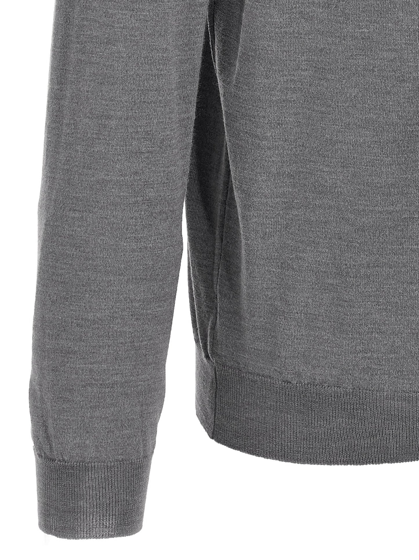 This Polo Shirt by ZANONE for men in cashmere silk gray presents a flawless silhouette, showcasing flawless detailing and a refined for a truly flawless aesthetic.