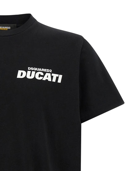 T-Shirt by Dsquared² for men in cotton bicolour, black, white & print showcases a dramatic silhouette, elegantly detailed with a dramatic crew neckline and for a truly dramatic finish.