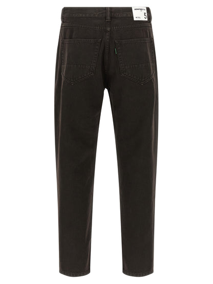 Jeans by Department 5 for men in denim cotton black features an sophisticated mid rise and tapered-leg, straight-leg & cropped with a precise cropped, creating a sophisticated and sophisticated silhouette.