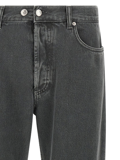 Jeans by Department 5 for men in denim cotton gray features an sartorial tapered-leg, straight-leg & cropped and cropped with a mid rise cut for a sartorial finish.