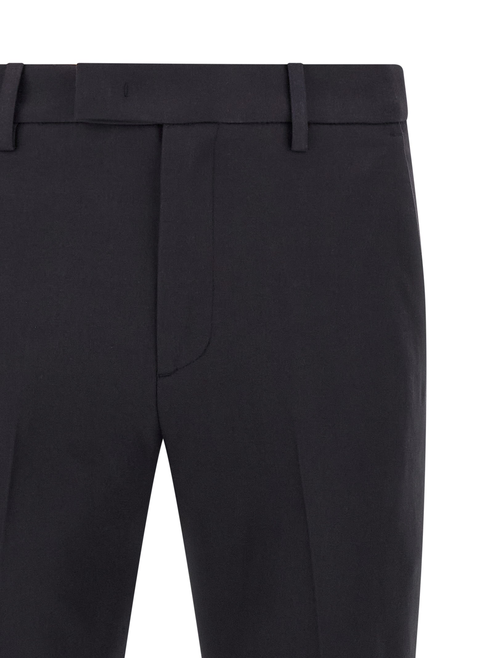 Chinos Pants by Department 5 for men in cotton blue features an perennial straight-leg and long, expertly tailored with a perennial low rise for a refined silhouette.
