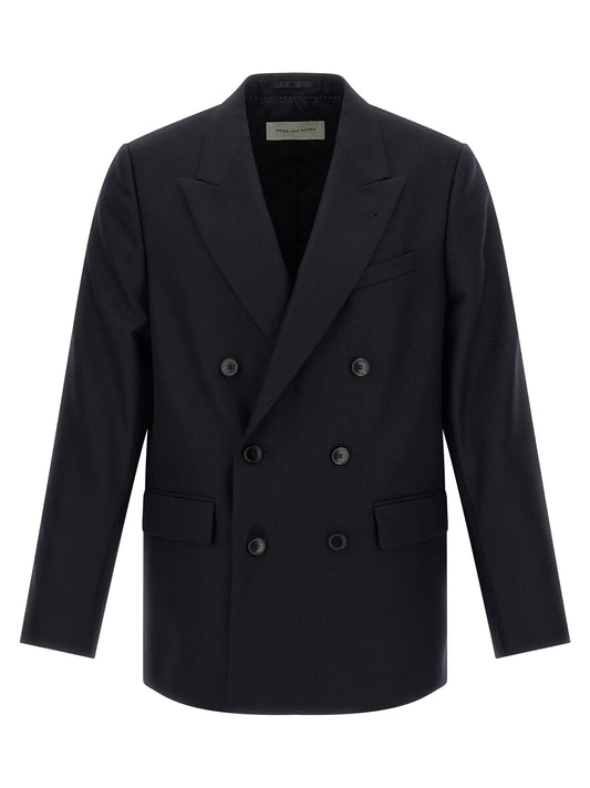 This Blazer by Dries Van Noten for men in wool blue & herringbone presents a tailored silhouette, meticulously tailored with a tailored and distinctive for a tailored finish.