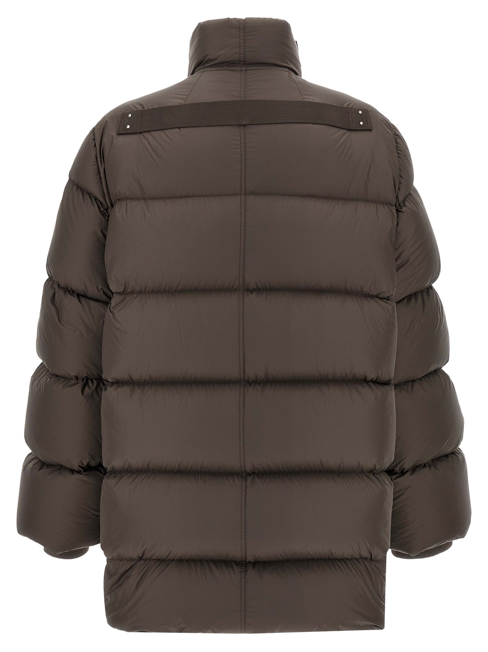 This Puffer Jacket by Rick Owens for men in plush nylon cotton & goose-down brown exhibits a edgy silhouette, meticulously detailed with functional insulated and a edgy turtle neckline for a edgy finish.