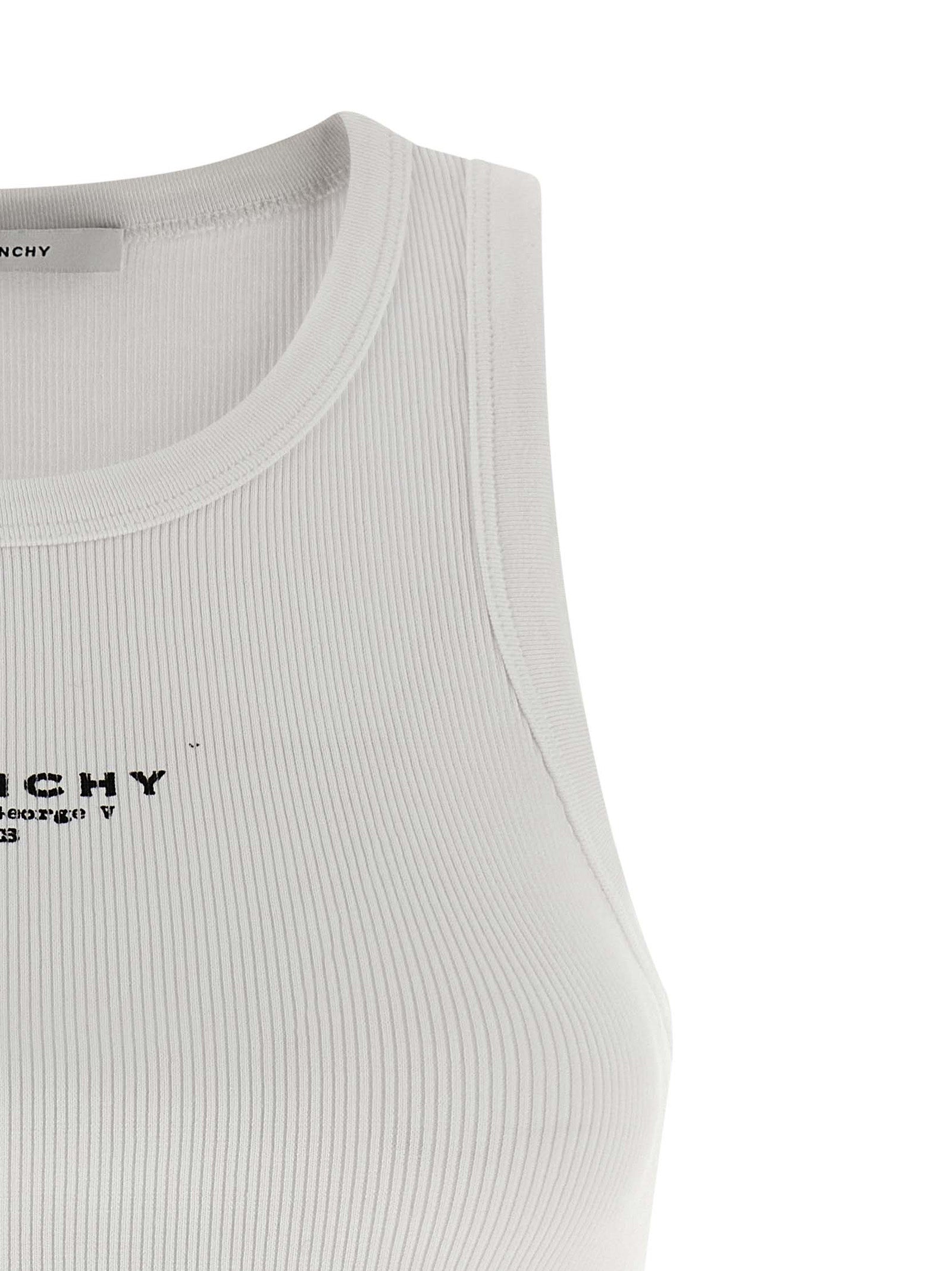 T-Shirt by Givenchy for women in stretch cotton white & print features an on trend silhouette, perfectly showcasing a on trend and round neckline for an elevated aesthetic.