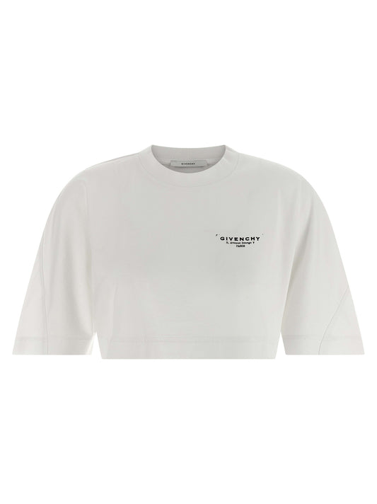 T-Shirt by Givenchy for women in cotton white & print showcases a fashionable silhouette, elegantly detailed with a fashionable and for a sophisticated, high-fashion look.