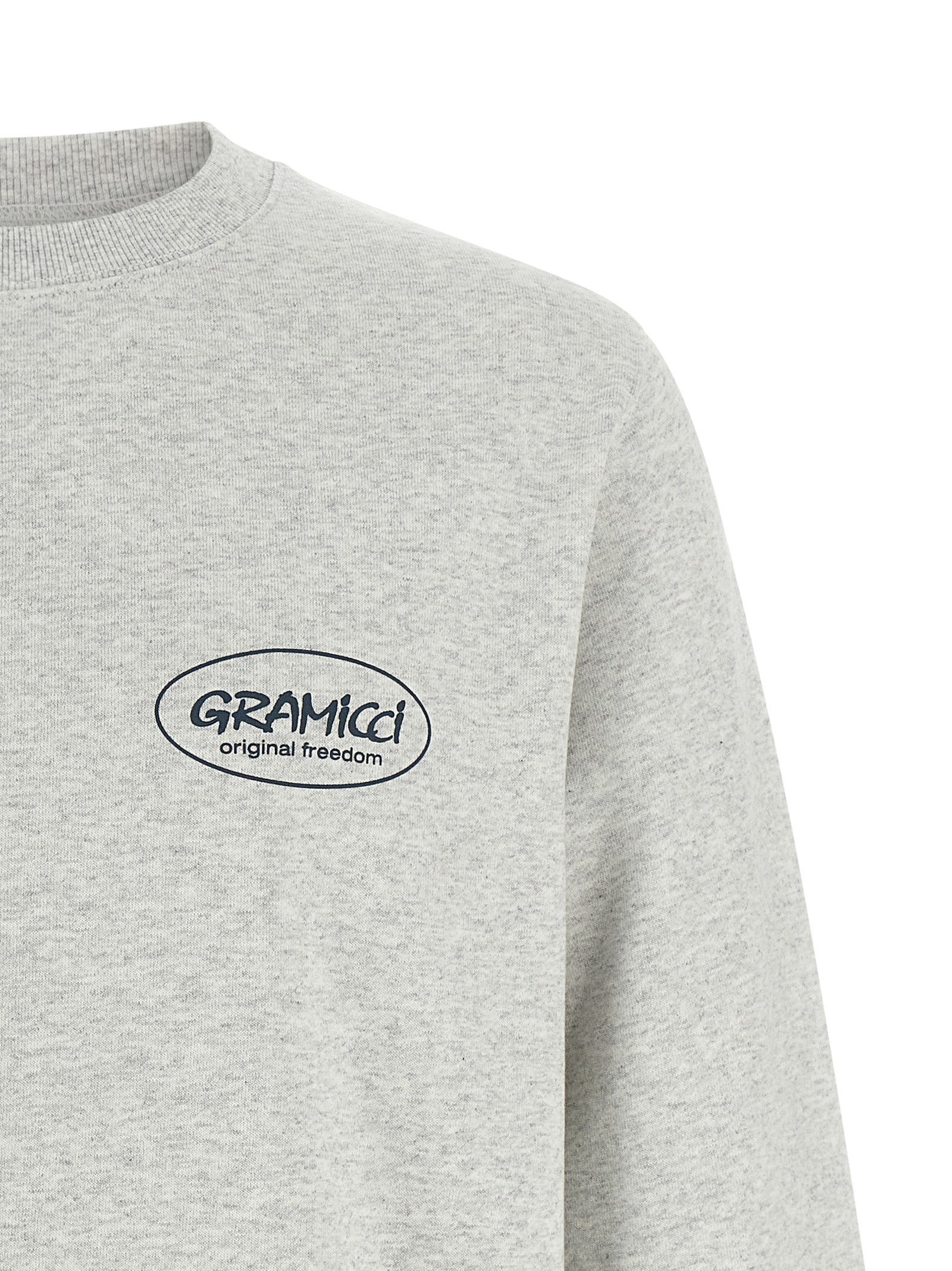Sweatshirt by Gramicci for men in cotton polyester gray & print features an enviable silhouette, showcasing a premium and refined for a truly enviable finish.