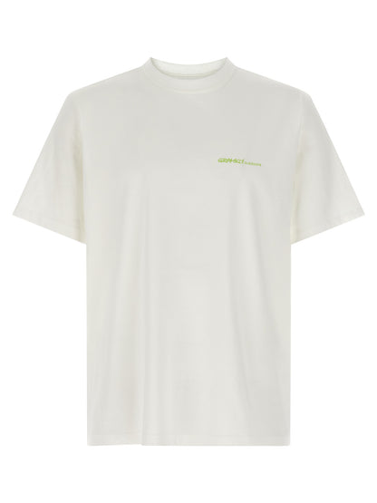 Activewear T-Shirt by Gramicci for men in organic cotton white & print features a sporty silhouette with long-sleeve and crew neckline, showcasing innovative for a sporty finish.