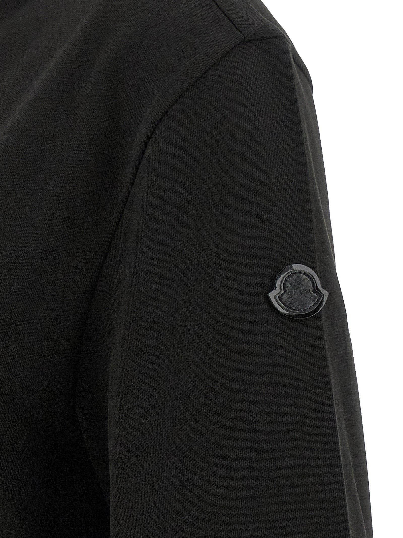 Activewear T-Shirt by MONCLER GENIUS for women in cotton black & signature features an ergonomic design with , highlighting a ergonomic length and ergonomic for a high-performance look.