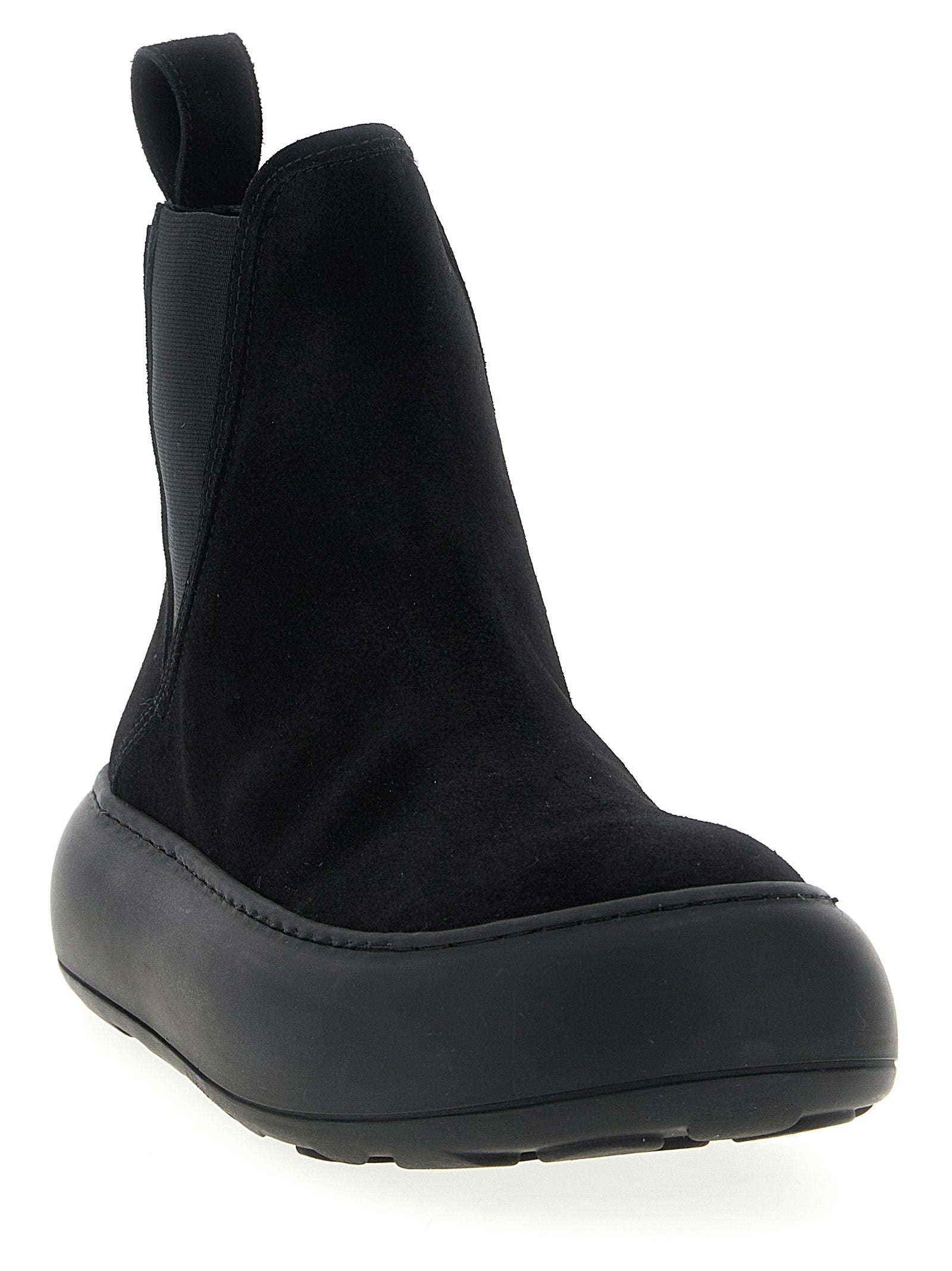 Ankle Chelsea Boots by Moschino for women in bos taurus calfskin leather black showcases a ergonomic silhouette from the Ollie Women's Bos Taurus Calfskin Leather Ankle Chelsea Boots collection, featuring a ergonomic and a ergonomic .
