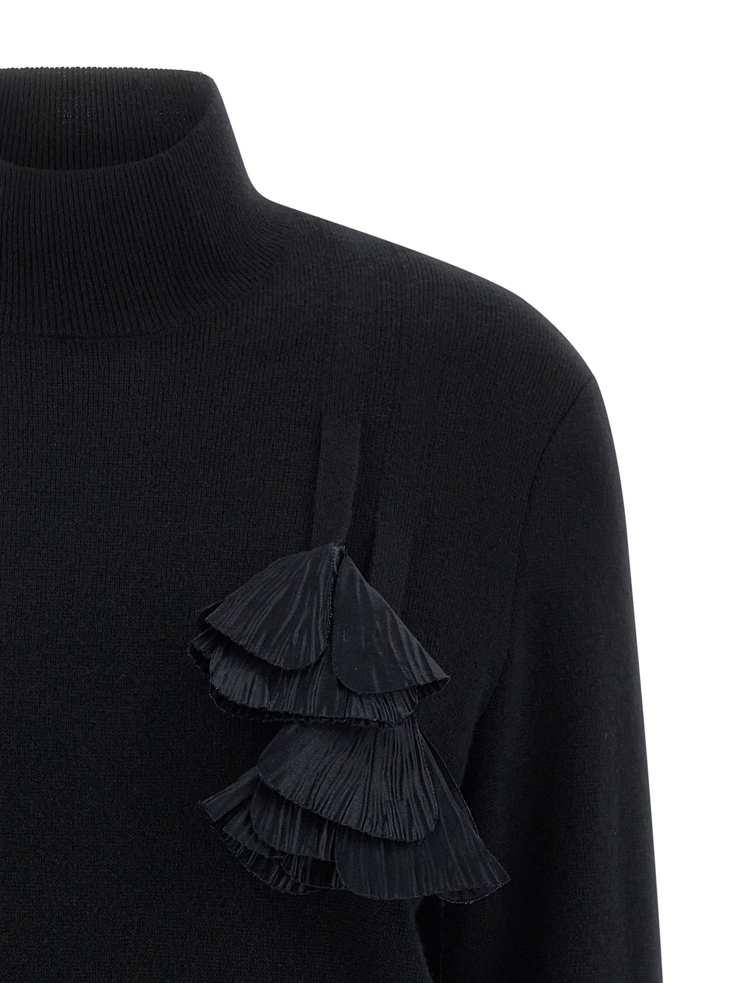 Cardigan by Ferragamo for women in cashmere virgin wool black & floral showcases a captivating silhouette, artfully detailed with a captivating and mock neckline for a truly sophisticated captivating look.