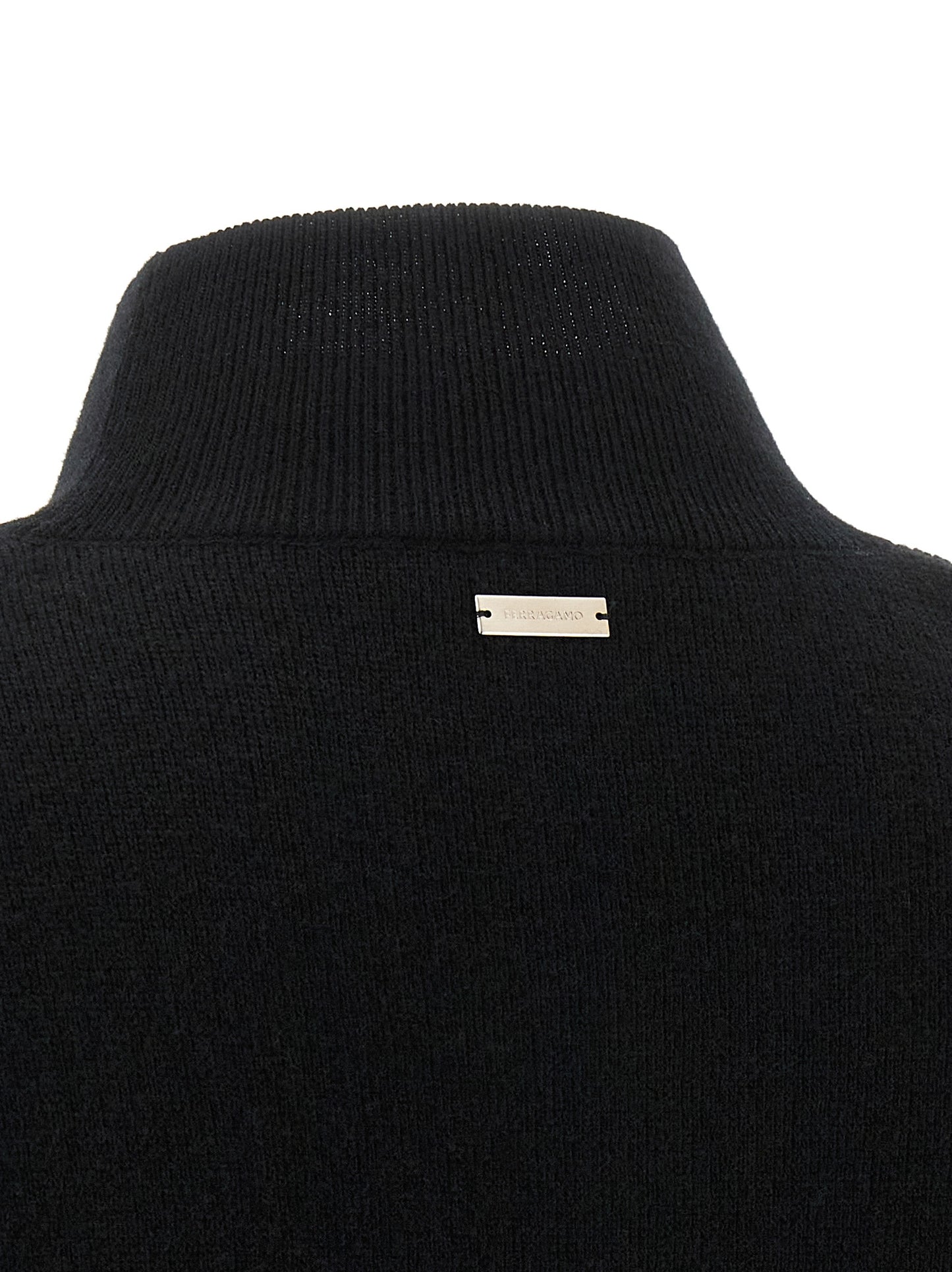 Cardigan by Ferragamo for women in cashmere virgin wool black & floral features an impeccable silhouette, showcasing a sophisticated and detail for a truly impeccable finish.