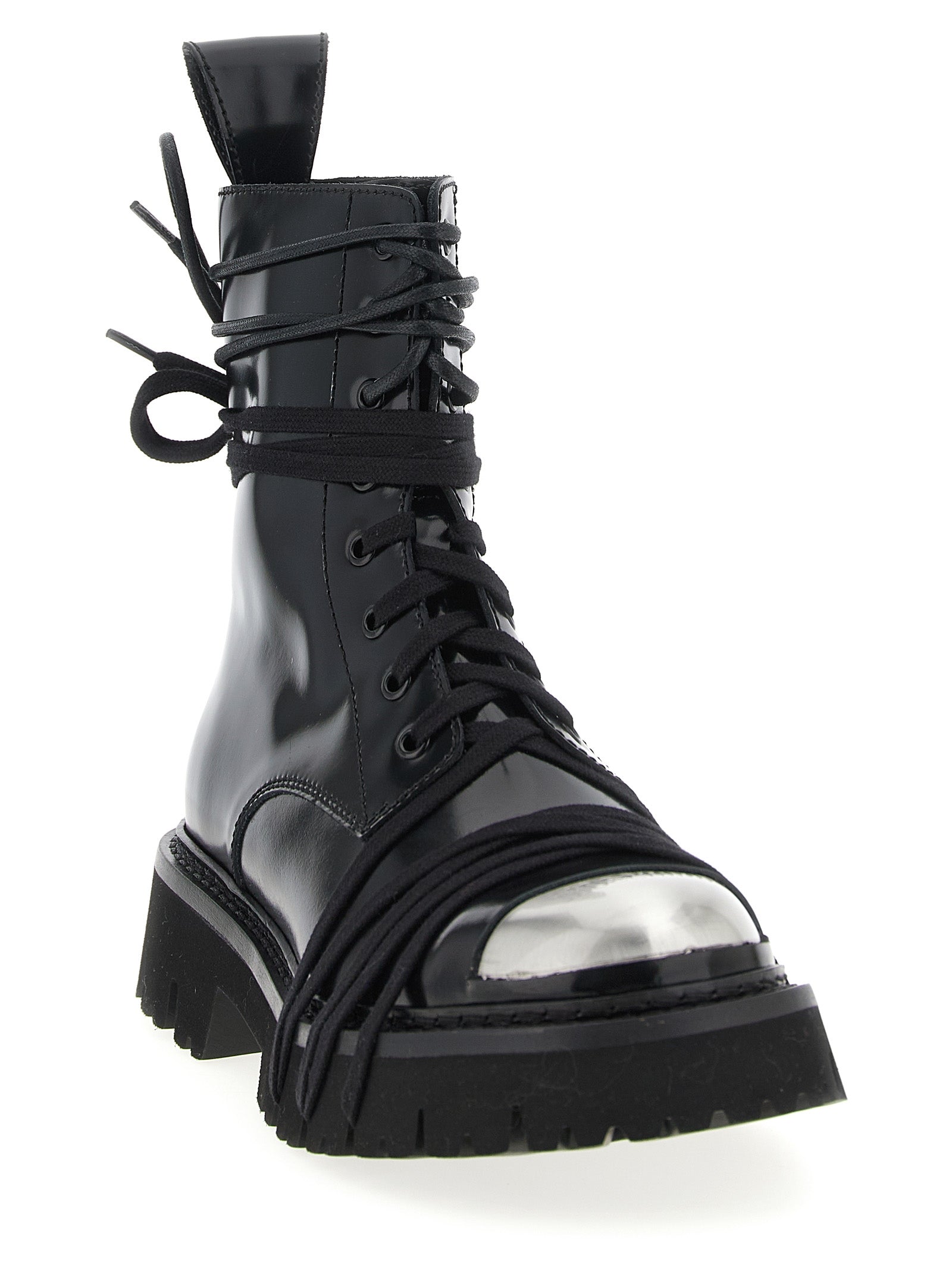 Lace-Up Combat Boots by Moschino for women in calfskin leather black features an enchanting design from the Women's Calfskin Leather Lace-Up Combat Boots collection, highlighting a enchanting and for a refined look.