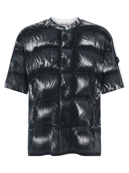 T-Shirt by MONCLER GENIUS for men in cotton black & print showcases a chic silhouette, artfully detailed with a chic and for a chic finish.