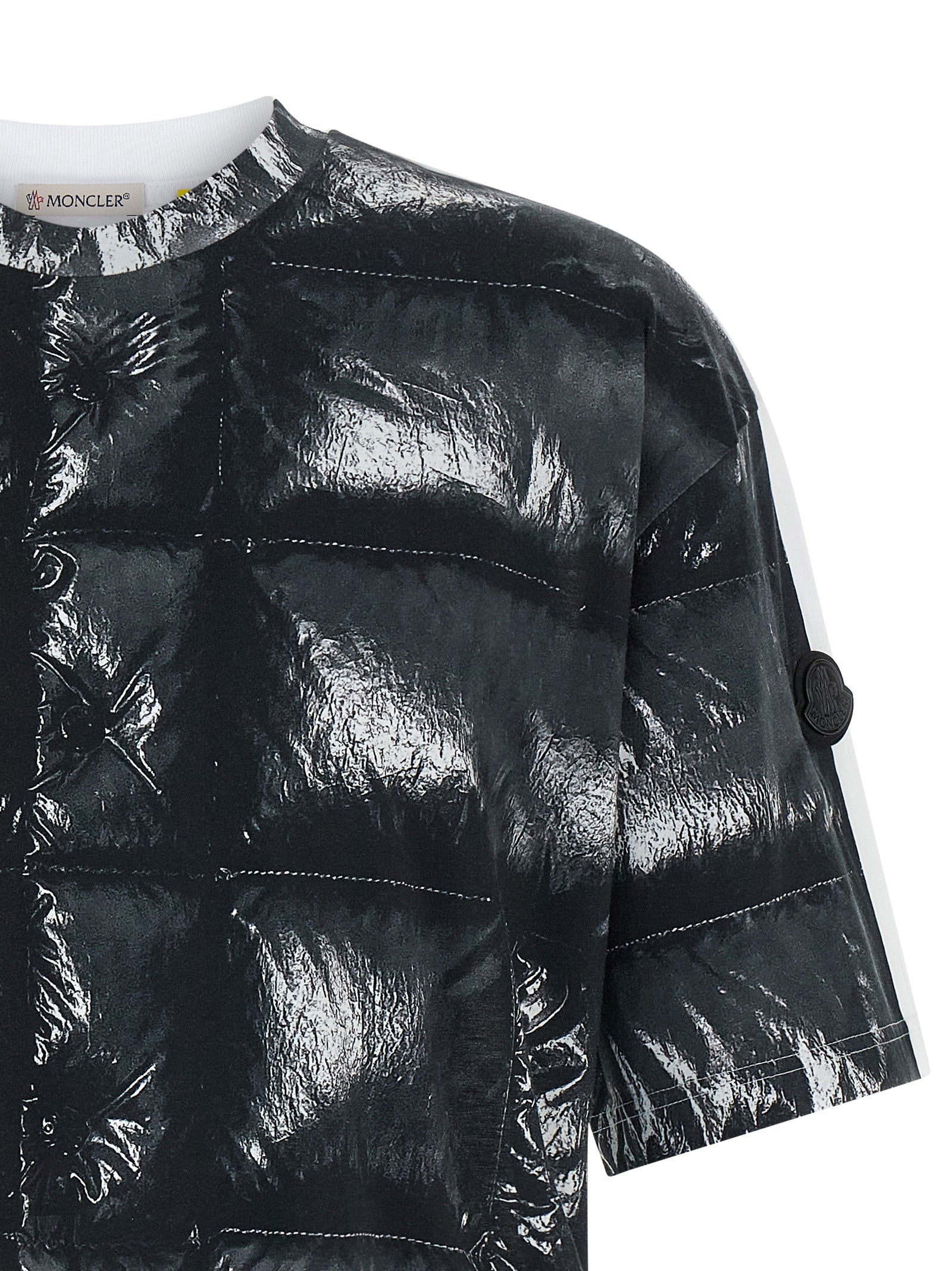 T-Shirt by MONCLER GENIUS for men in cotton black & print features a plush silhouette, showcasing a sophisticated and for a truly plush finish.