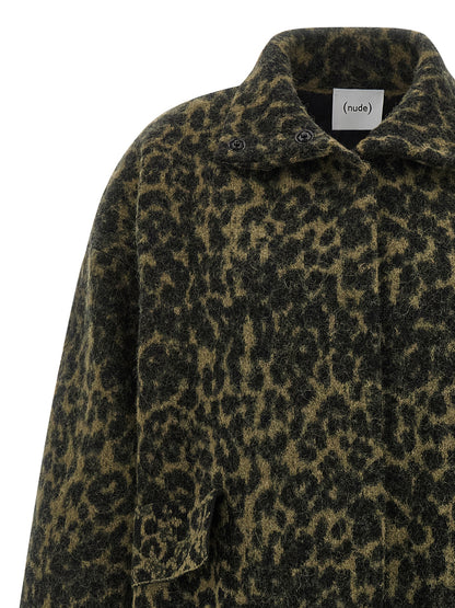 This NUDE women alpaca wool & polyamide Trench Coat in bicolour, animal, green, nude & print presents a high style silhouette, meticulously detailed with pockets and a high style high-neck neckline for a sophisticated, timeless look.