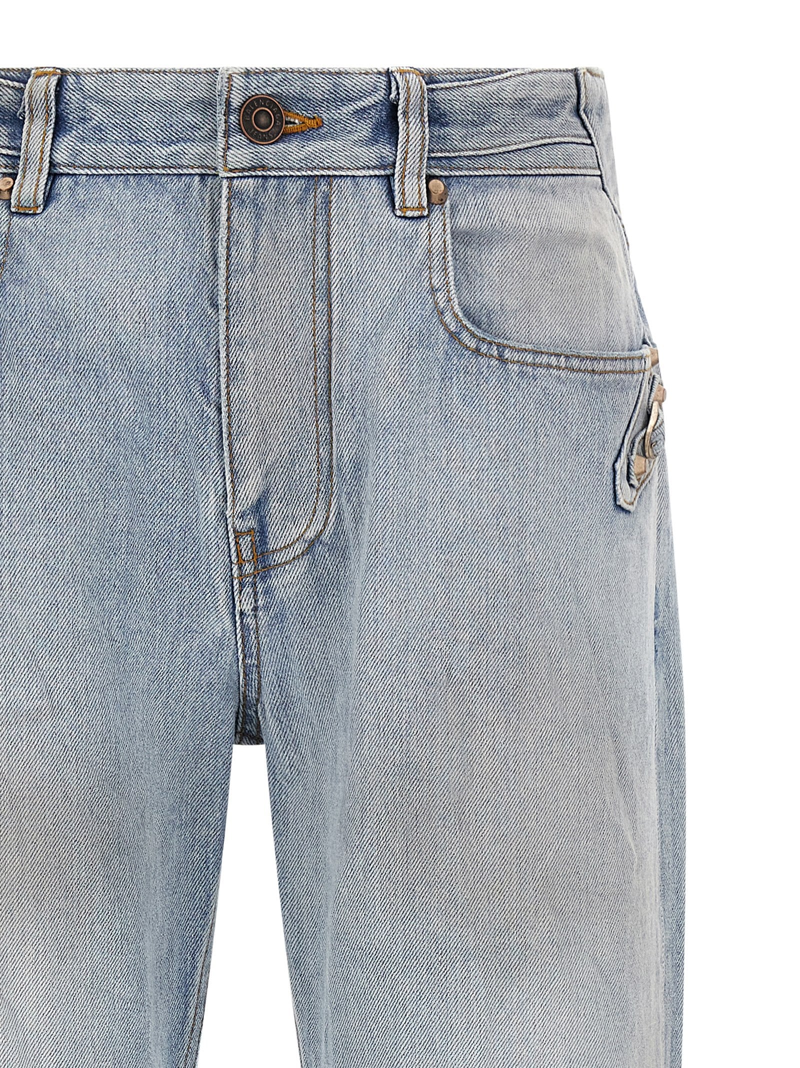 Jeans by Balenciaga for women in denim cotton light-blue & signature features an sophisticated and straight-leg with a precise long, creating a sophisticated and sophisticated silhouette.
