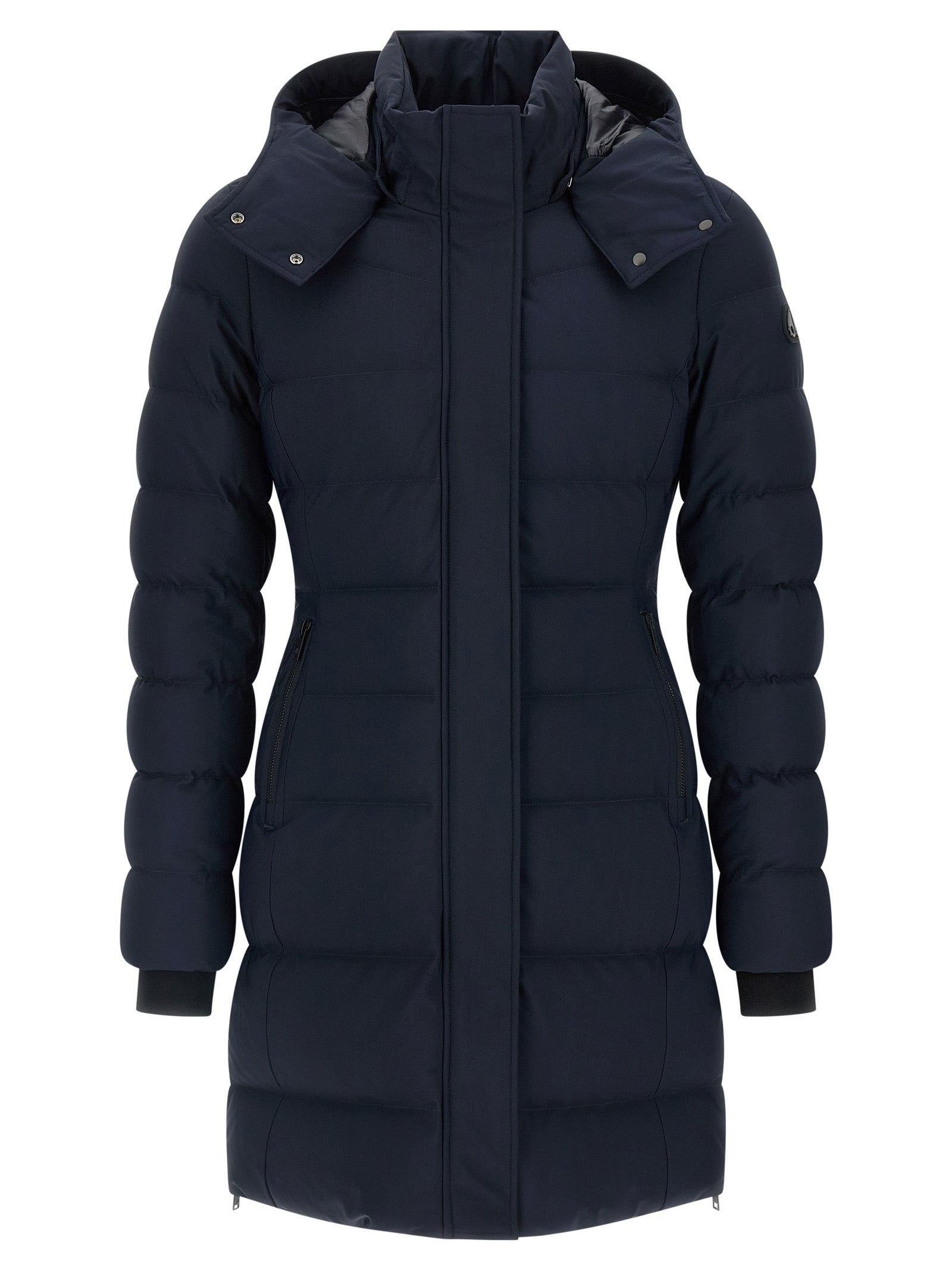 This Hooded Parka by Moose Knuckles for women in nylon leather blue presents a enveloping silhouette, meticulously detailed with windproof & hooded and a enveloping hooded high-neck neckline.