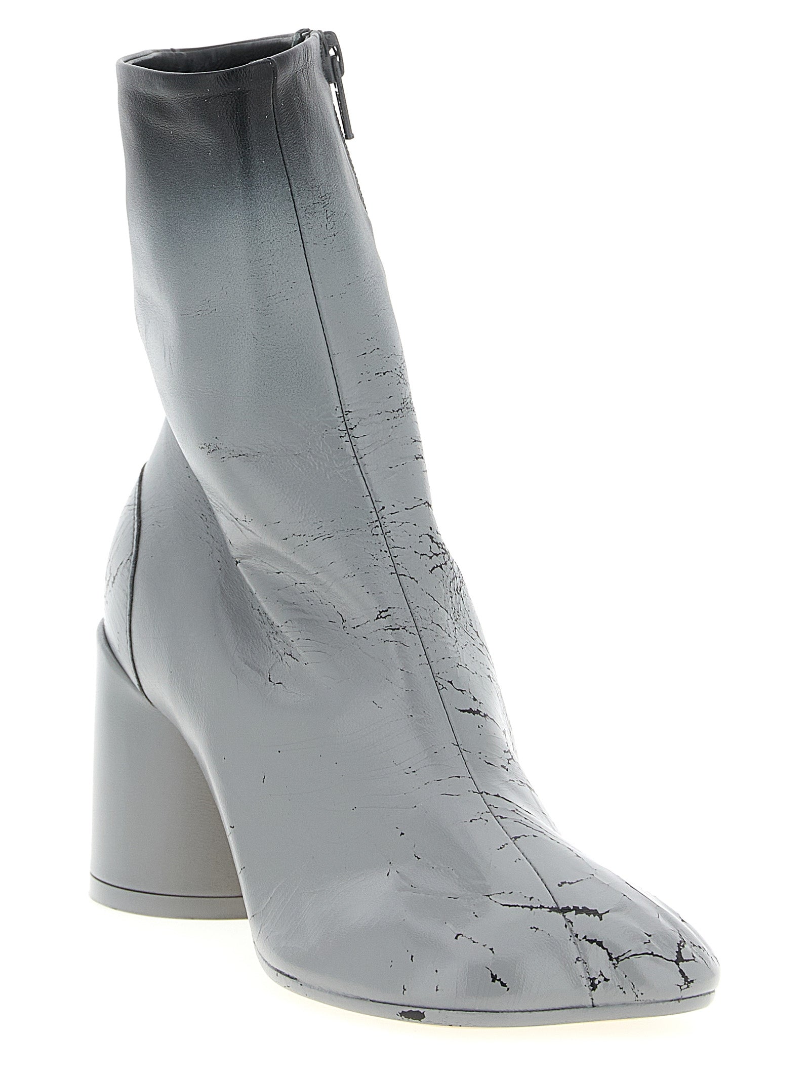 Ankle Boots by MM6 Maison Margiela for women in lambskin leather gray & white showcases a ergonomic silhouette from the Women's Lambskin Leather Ankle Boots collection, featuring a ergonomic and a ergonomic .