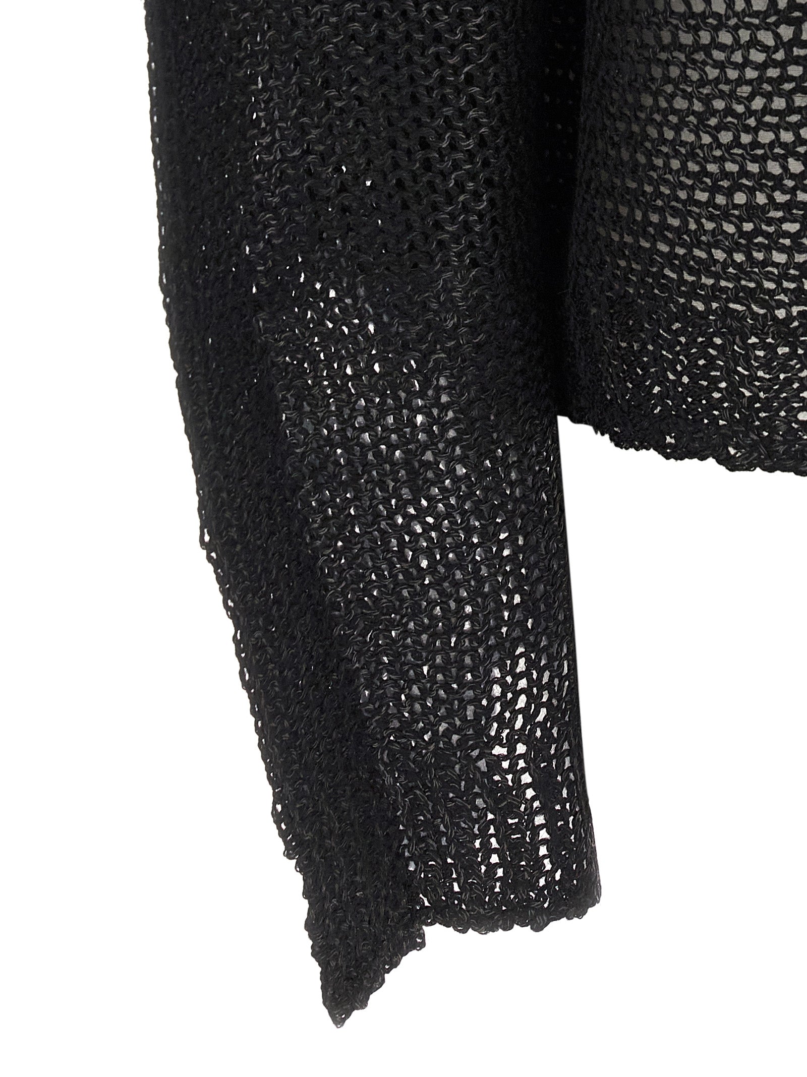 Sweatshirt by Issey Miyake for women in alpaca wool & polyester black features a unrivaled silhouette with a refined and unrivaled detailing for a sophisticated look.