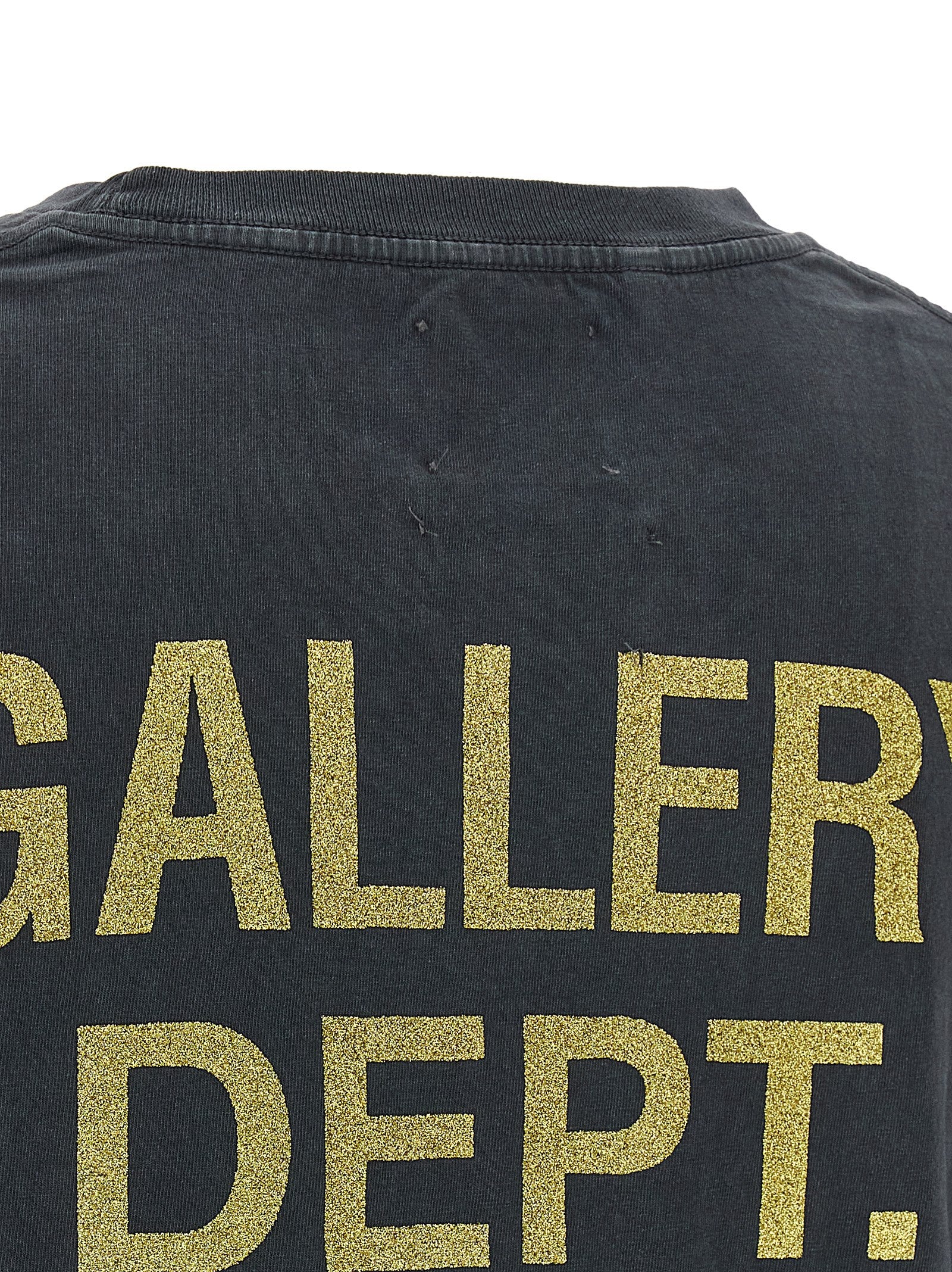 T-Shirt by GALLERY DEPT. for men in cotton gray & print features an edgy silhouette, meticulously detailed with a sophisticated and for a truly edgy finish.