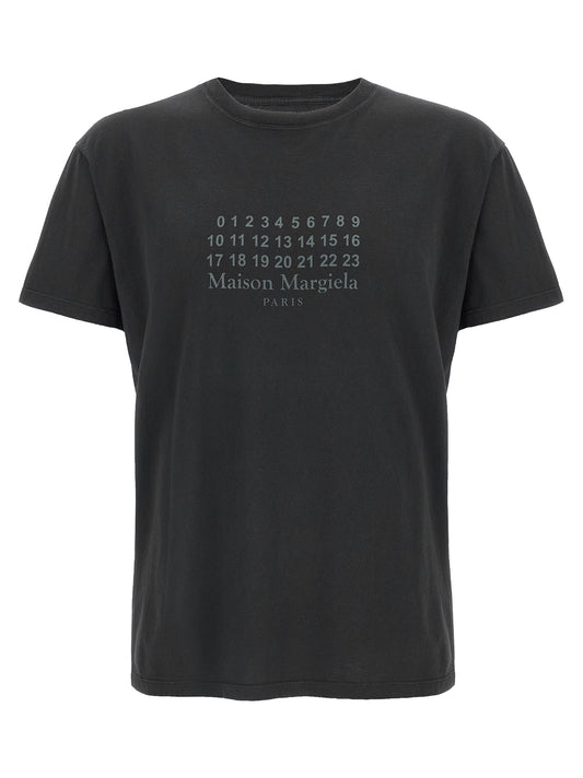 T-Shirt by Maison Margiela for women in cotton black, signature & print showcases a unassuming silhouette, artfully detailed with a refined crew neckline and unassuming short-sleeve for a sophisticated, contemporary look.