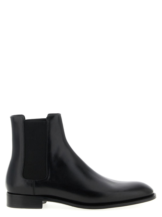 Ankle Chelsea Boots by Saint Laurent for men in calfskin leather black showcases a ergonomic silhouette from the Men's Calfskin Leather Ankle Chelsea Boots collection, featuring a ergonomic and a ergonomic almond toe style.