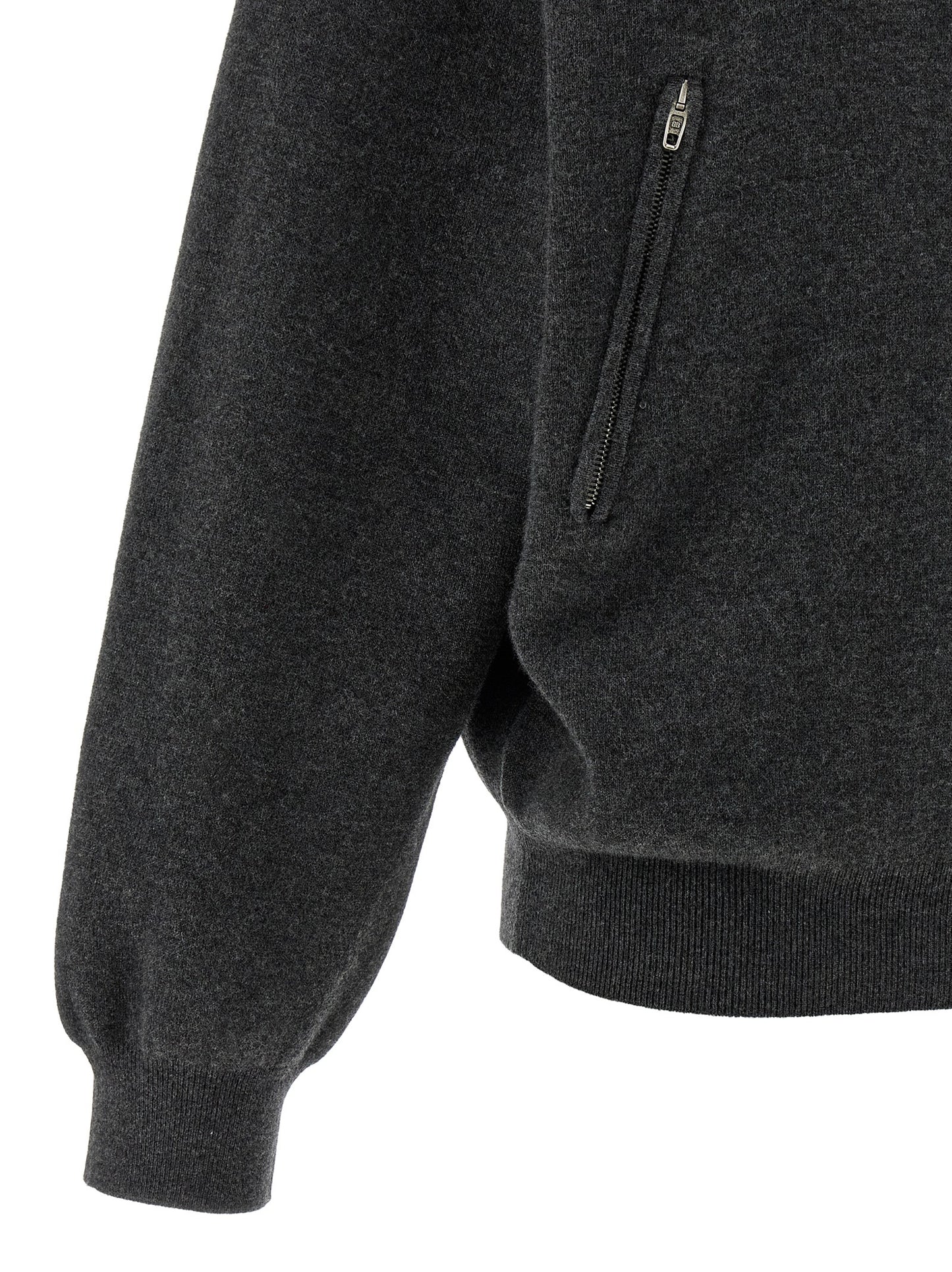 Cardigan by Balenciaga for women in wool gray features an impeccable silhouette, showcasing a sophisticated and detail for a truly impeccable finish.
