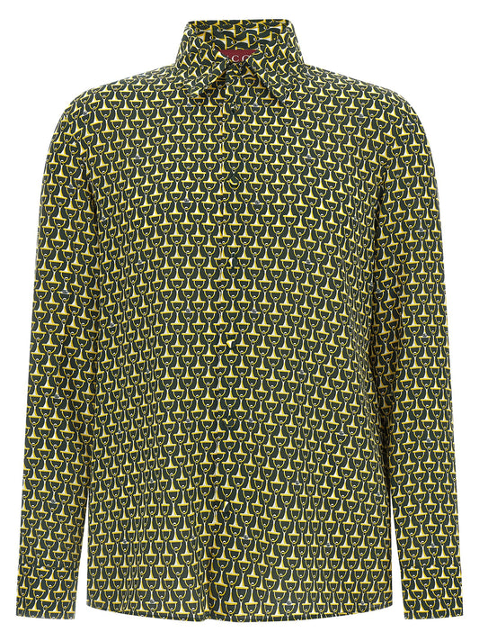 Blouse by Gucci for men in silk bicolour, green & print showcases a sharp silhouette, elegantly detailed with a sharp and sharp .