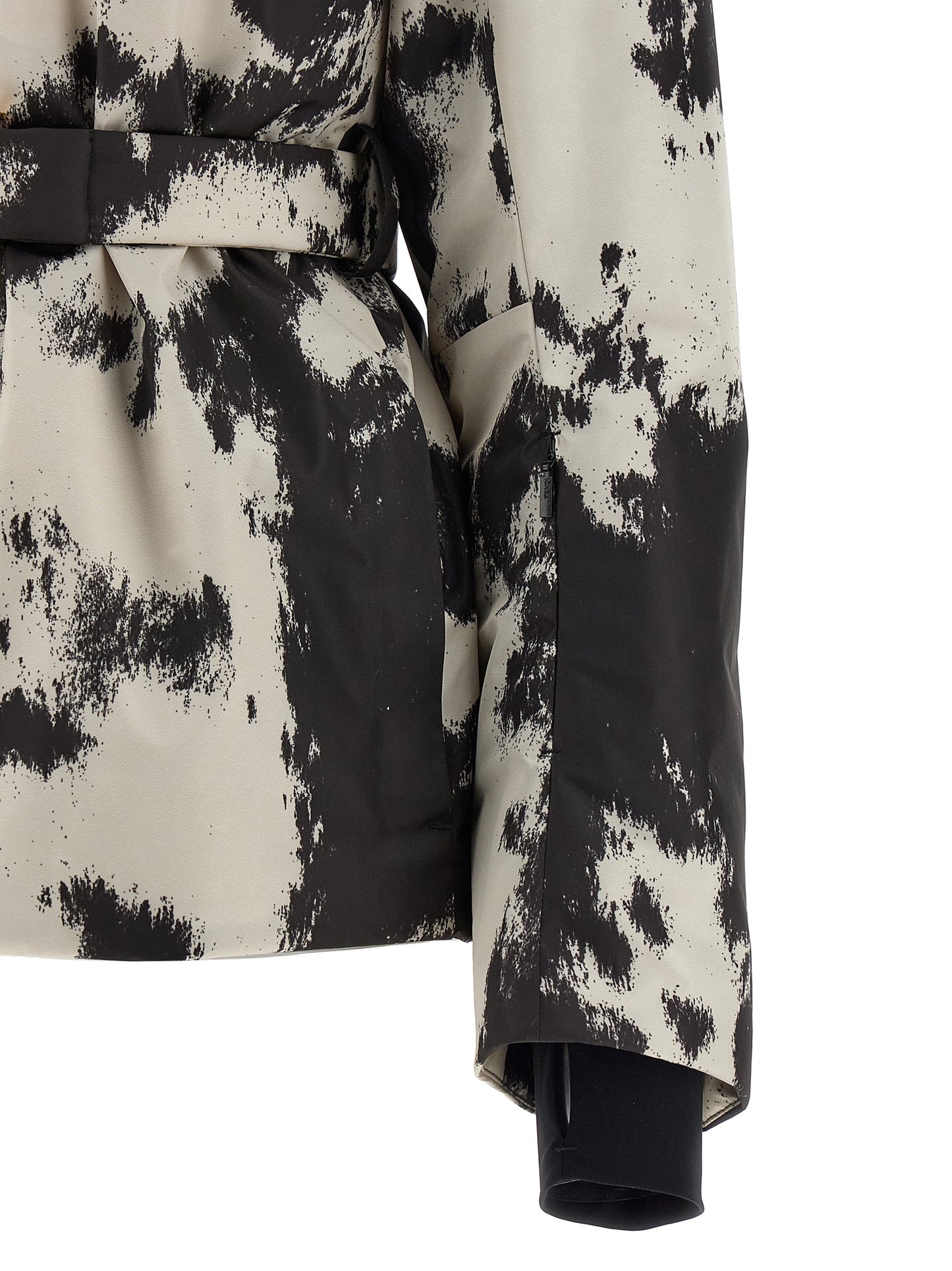 Hooded Windbreaker Jacket by Fendi for women in polyester multicolor showcases a modern silhouette, integrating pockets, hooded & windproof and a modern for a sophisticated finish.