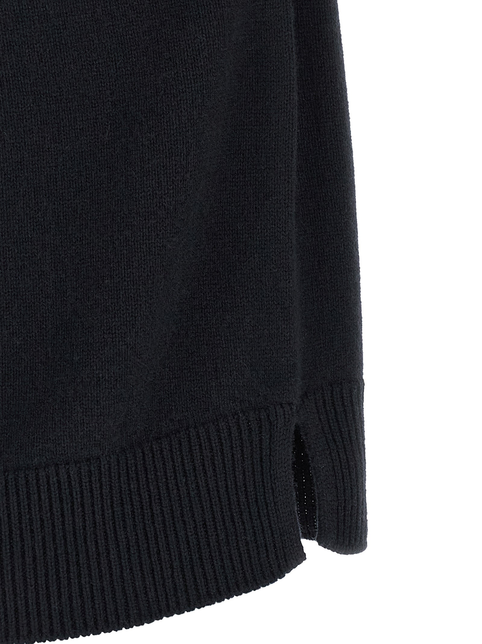Cardigan by S Max Mara for women in cashmere blue presents a textural silhouette, artfully finished with a textural and for a sophisticated, textural look.