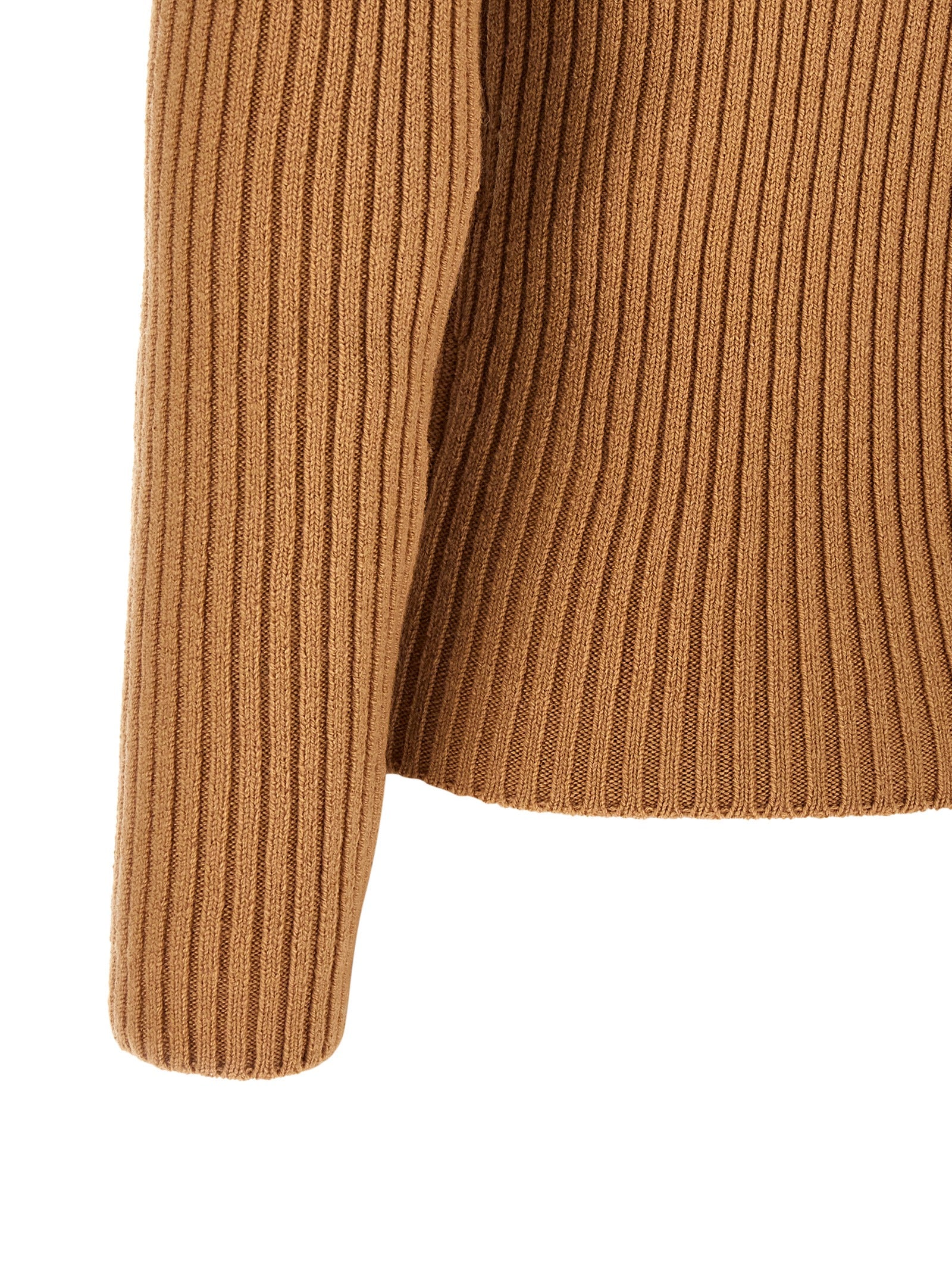 Cardigan by Max Mara for women in polyamide & cashmere beige showcases a captivating silhouette, artfully detailed with a captivating and for a truly sophisticated captivating look.