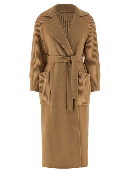 Trench Coat by Max Mara for women in wool and beige & camel presents a exquisite silhouette, showcasing a exquisite lapel neckline and functional pockets for an elevated aesthetic.